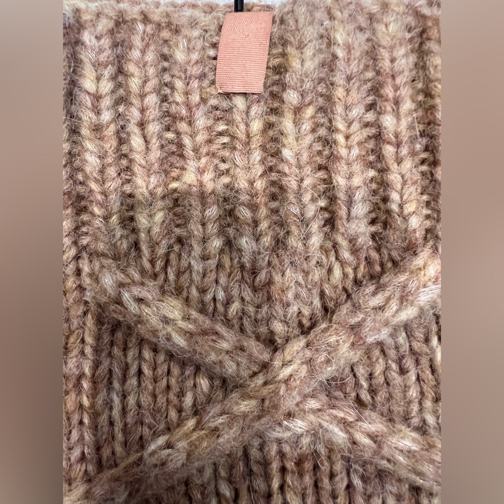 🔥🔥Lunya Chunky Alpaca Cable Knit Sweater. Size. M - Picture 7 of 13